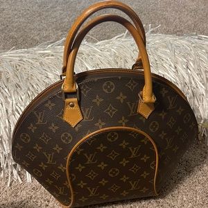 Louis Vuitton LOUIS MONOGRAM CANVAS ELLIPSE GM
